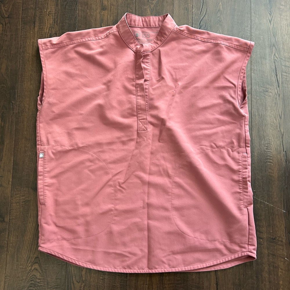 Figs scrub top